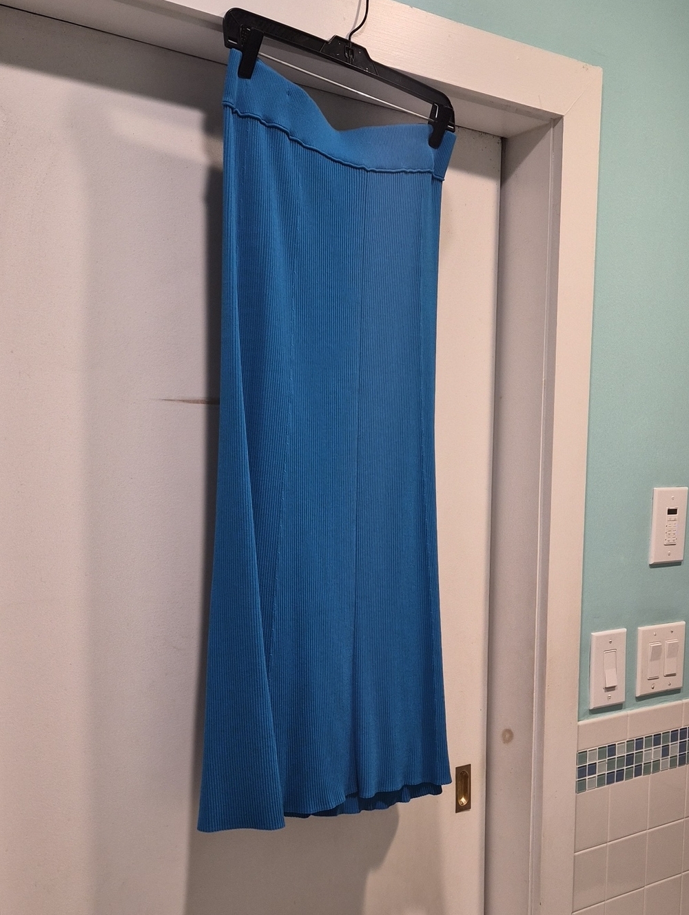 EVERLANE- Size LARGE- Blue Ribbed Maxi Skirt